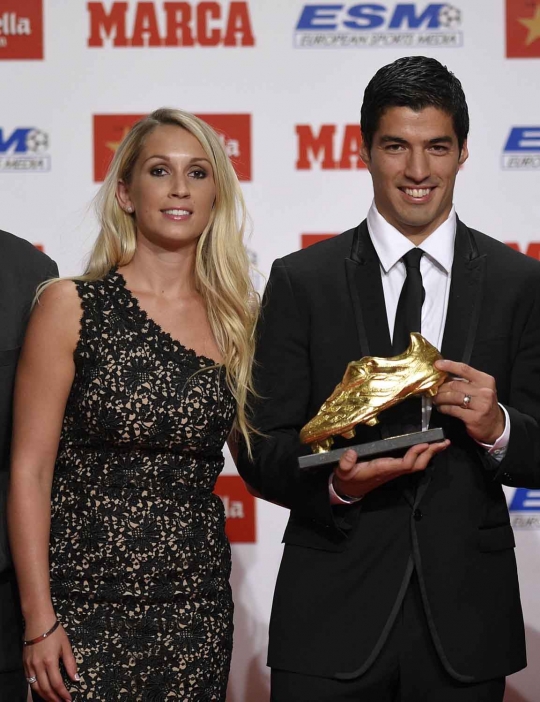 Luis Suarez raih sepatu emas 2014
