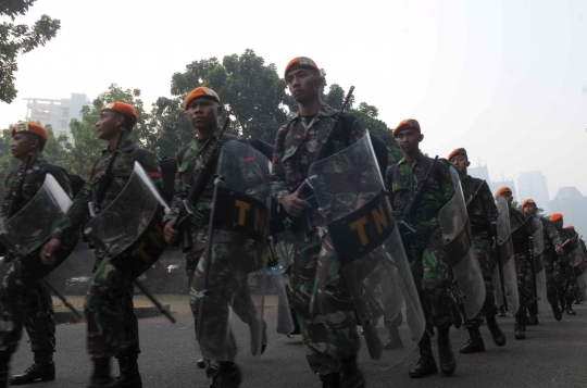 Barisan prajurit TNI ikut apel pengamanan pelantikan Jokowi-JK