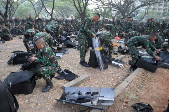Barisan prajurit TNI ikut apel pengamanan pelantikan Jokowi-JK
