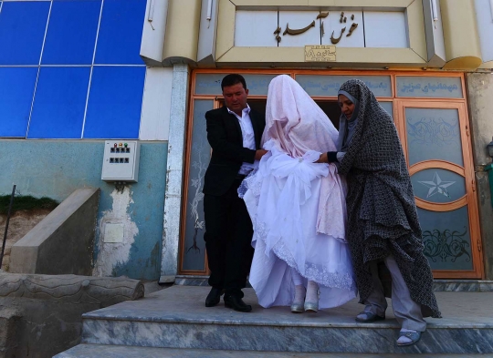 Mengintip tren nikah massal para pasangan muda di Afghanistan