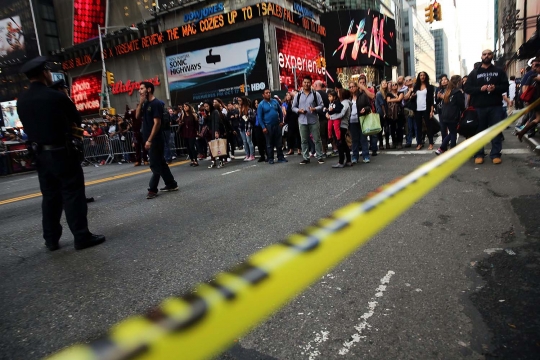 Aksi percobaan bunuh diri di Times Square gegerkan New York