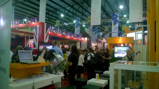 Mengunjungi pameran wisata dan budaya Eropa di Balai Kartini