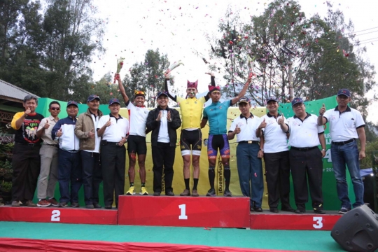 7 Pembalap Indonesia tumbang kelelahan di etape III Tour de Ijen