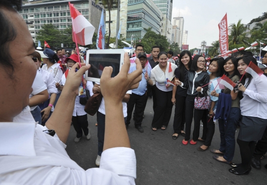 Jelang kirab, massa pendukung Jokowi-JK berkumpul di Bundaran HI