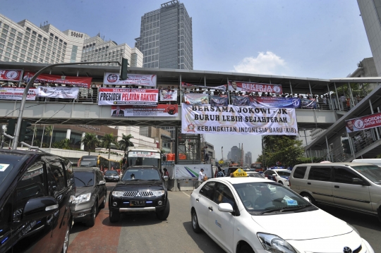 Jelang kirab, massa pendukung Jokowi-JK berkumpul di Bundaran HI