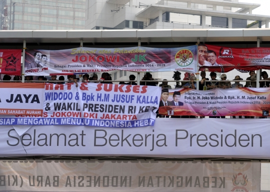 Jelang kirab, massa pendukung Jokowi-JK berkumpul di Bundaran HI
