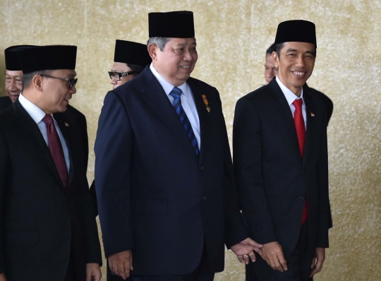 Wajah sumringah Jokowi hadiri pelantikan di Gedung MPR