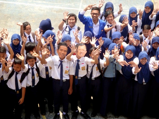 Cara unik siswa SMP 5 Purwokerto ucapkan selamat pada Jokowi-JK