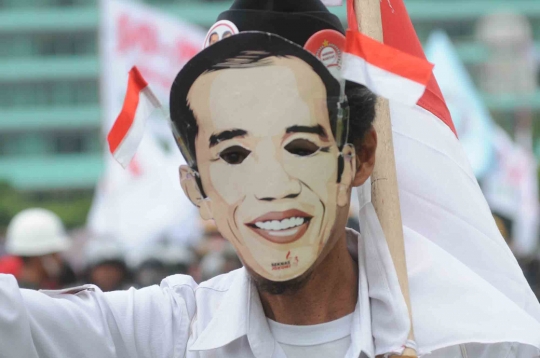 Syukuran Jokowi-JK, warga bentangkan bendera merah putih raksasa