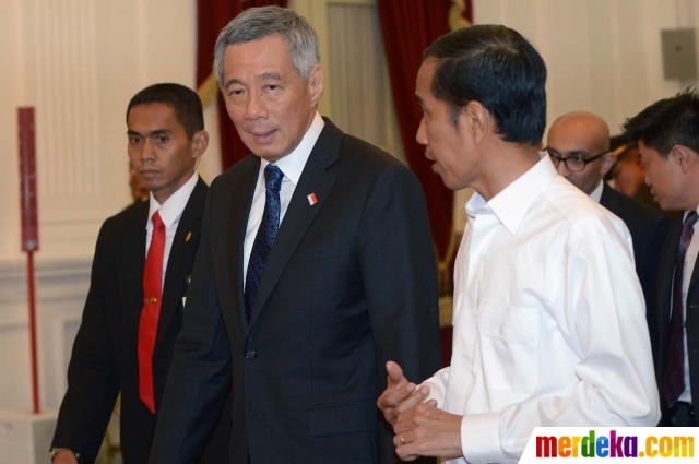 Foto : Gaya santai Jokowi terima kunjungan tamu negara di ...