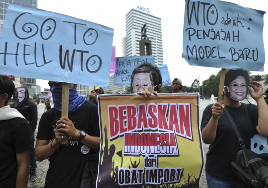 Aksi demo stop obat impor di Bundaran HI