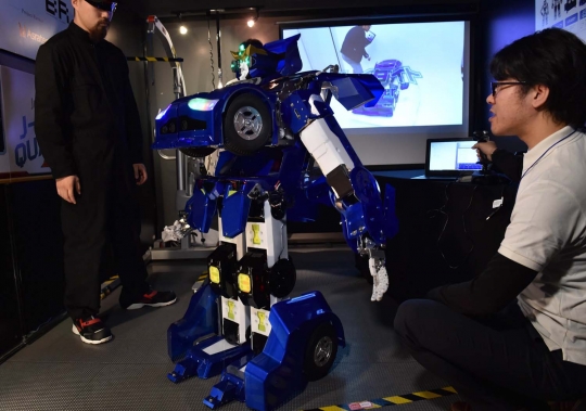 Canggihnya robot transformer J-Deite Quarter buatan Jepang