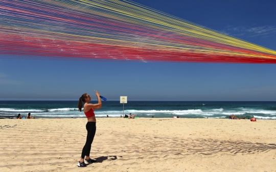 Karya seni unik ini bikin heboh pengunjung pantai di Sydney