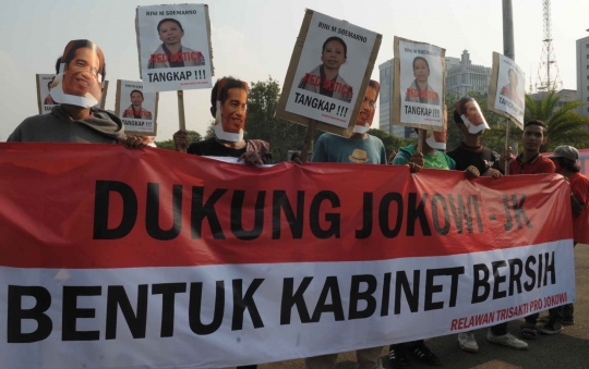 Aksi massa pendukung Jokowi tolak Rini Soemarno jadi menteri