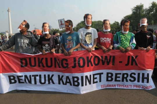 Aksi massa pendukung Jokowi tolak Rini Soemarno jadi menteri