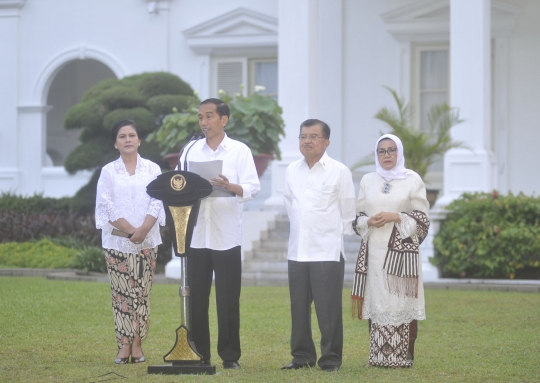 Presiden Jokowi saat umumkan 34 menteri baru di Istana