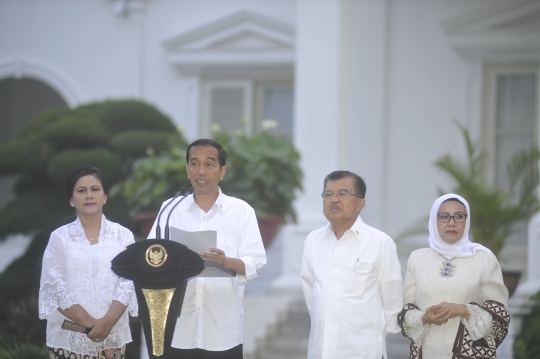 Presiden Jokowi saat umumkan 34 menteri baru di Istana