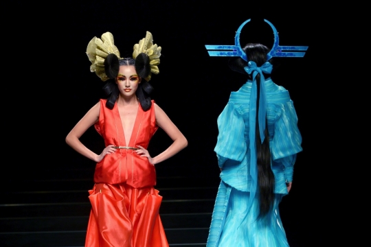 Tren makeup Mao Geping di China Fashion Week 2014