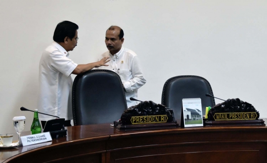 Jokowi gelar rapat ekonomi bahas penerimaan pajak