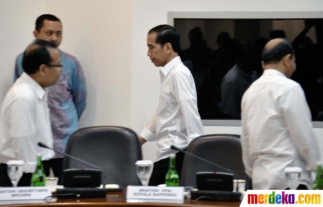 Foto : Jokowi Gelar Rapat Ekonomi Bahas Penerimaan Pajak| Merdeka.com