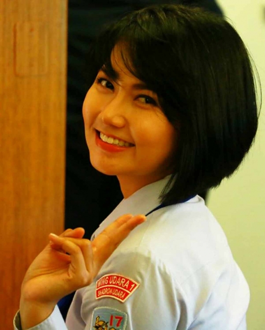 Ini sosok Theresia Mariana, pramugari cantik pesawat presiden RI