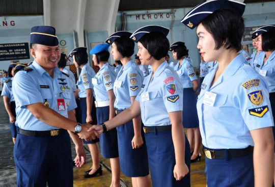 Ini sosok Theresia Mariana, pramugari cantik pesawat presiden RI