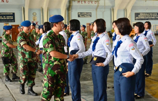 Ini sosok Theresia Mariana, pramugari cantik pesawat presiden RI