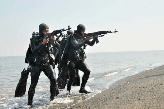 Aksi prajurit Tontaipur Kostrad menyerbu pantai