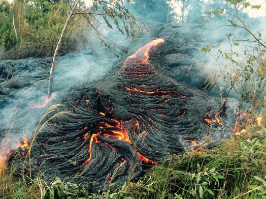 Dahsyatnya arus lahar panas Gunung Kilauea ancam penduduk Hawaii