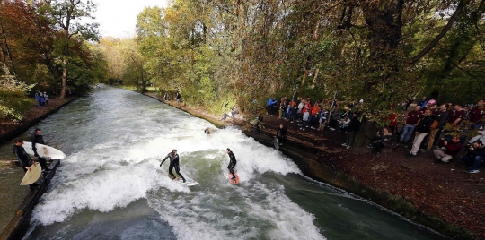 Serunya memacu adrenalin di Sungai Eisbach