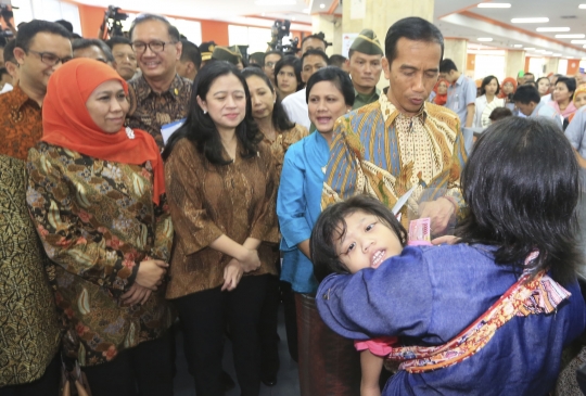 Jokowi luncurkan Kartu Indonesia Sehat di kantor Pos Pasar Baru