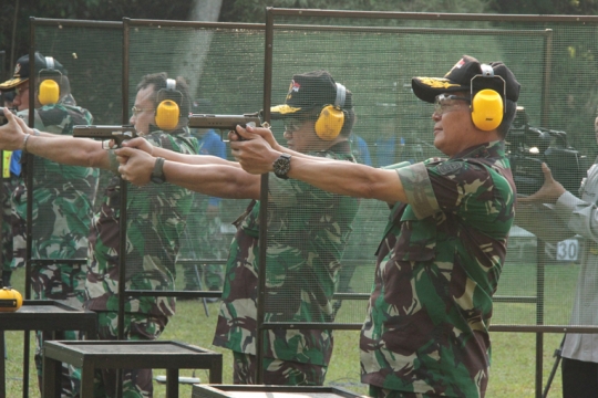 TNI AD juara umum lomba tembak piala Panglima TNI