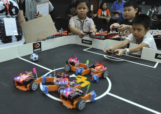 Antusiasme anak ikuti lomba robot di BPPT