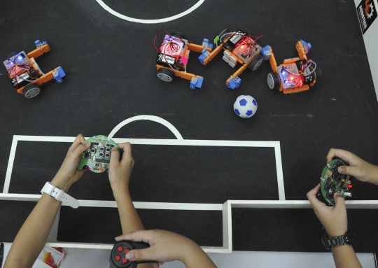 Antusiasme anak ikuti lomba robot di BPPT