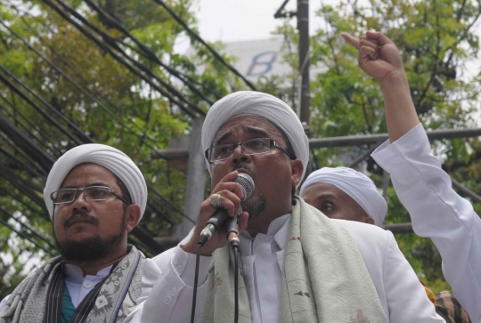 Aksi Habib Rizieq pimpin massa FPI demo tolak Ahok