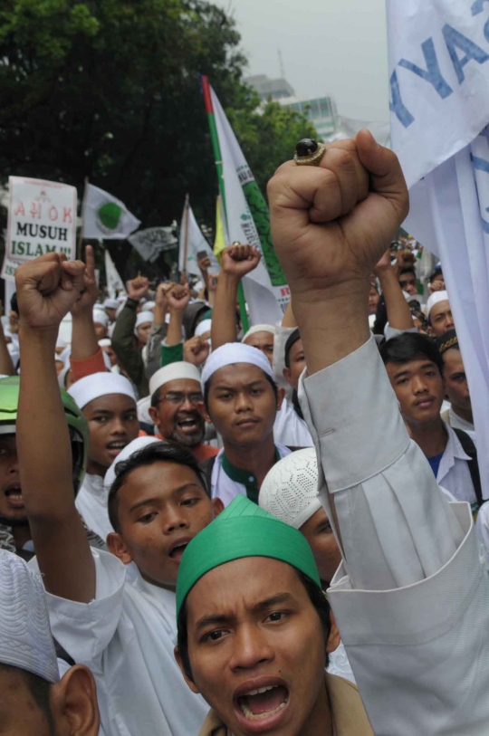 Aksi Habib Rizieq pimpin massa FPI demo tolak Ahok