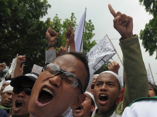 Aksi Habib Rizieq pimpin massa FPI demo tolak Ahok