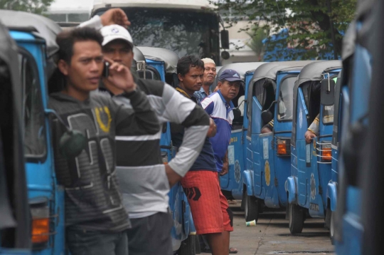 Pom Irti Monas rusak, puluhan bajaj antre di SPBBG Pedongkelan