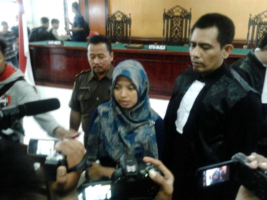 Sidang perdana Ervani, wanita yang dipolisikan gara-gara FB