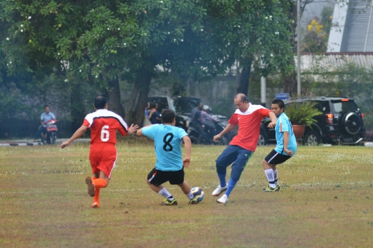 Kompaknya KIH dan KMP kalahkan wartawan saat tanding sepakbola