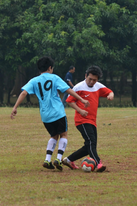 Kompaknya KIH dan KMP kalahkan wartawan saat tanding sepakbola