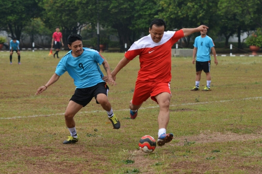 Kompaknya KIH dan KMP kalahkan wartawan saat tanding sepakbola