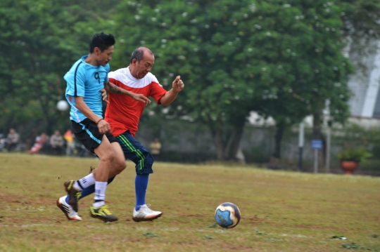 Kompaknya KIH dan KMP kalahkan wartawan saat tanding sepakbola