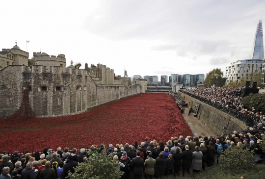 Nuansa merah hiasi peringatan 1 abad Perang Dunia I di London