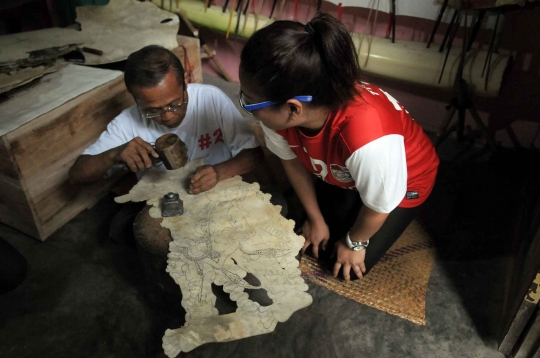 Kisah Ladino, pembuat wayang asal Solo yang menetap di Lampung