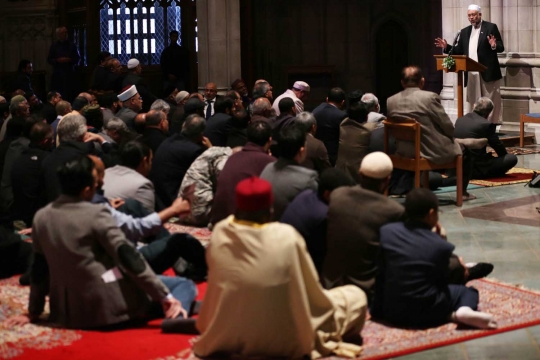 Ini suasana muslim AS salat Jumat di Gereja Katedral Washington