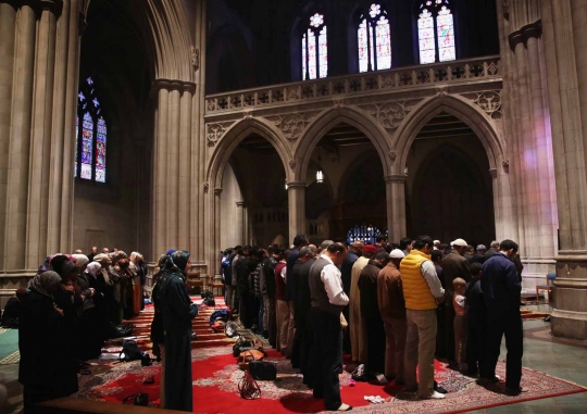 Ini suasana muslim AS salat Jumat di Gereja Katedral Washington