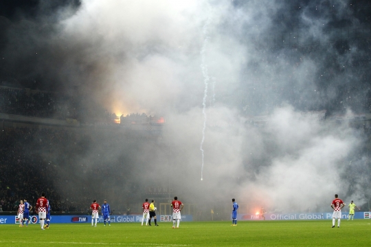 Suporter 'bikin kabut' laga pertandingan Italia vs Kroasia