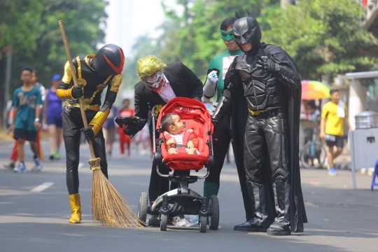 Para superhero sambangi car free day di Jakarta