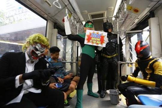 Para superhero sambangi car free day di Jakarta